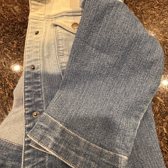 Cleo Petites Short Cropped Jean Jacket - Picture 6 of 7